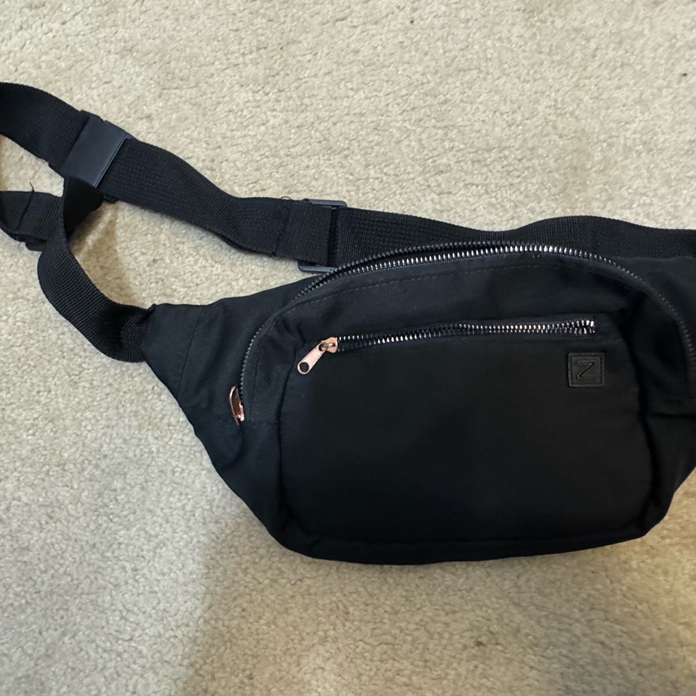Black Belt Bag / Crossbody